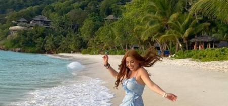 نسرين طافش باطلالة صادمة على شاطئ البحر